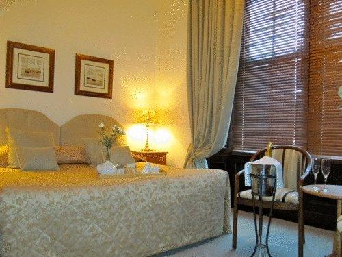 Отель The Glenfarg Экстерьер фото